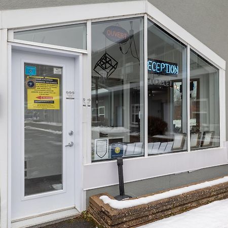 Motel Et Condo Chez Charley Sainte-Anne-de-Beaupré エクステリア 写真