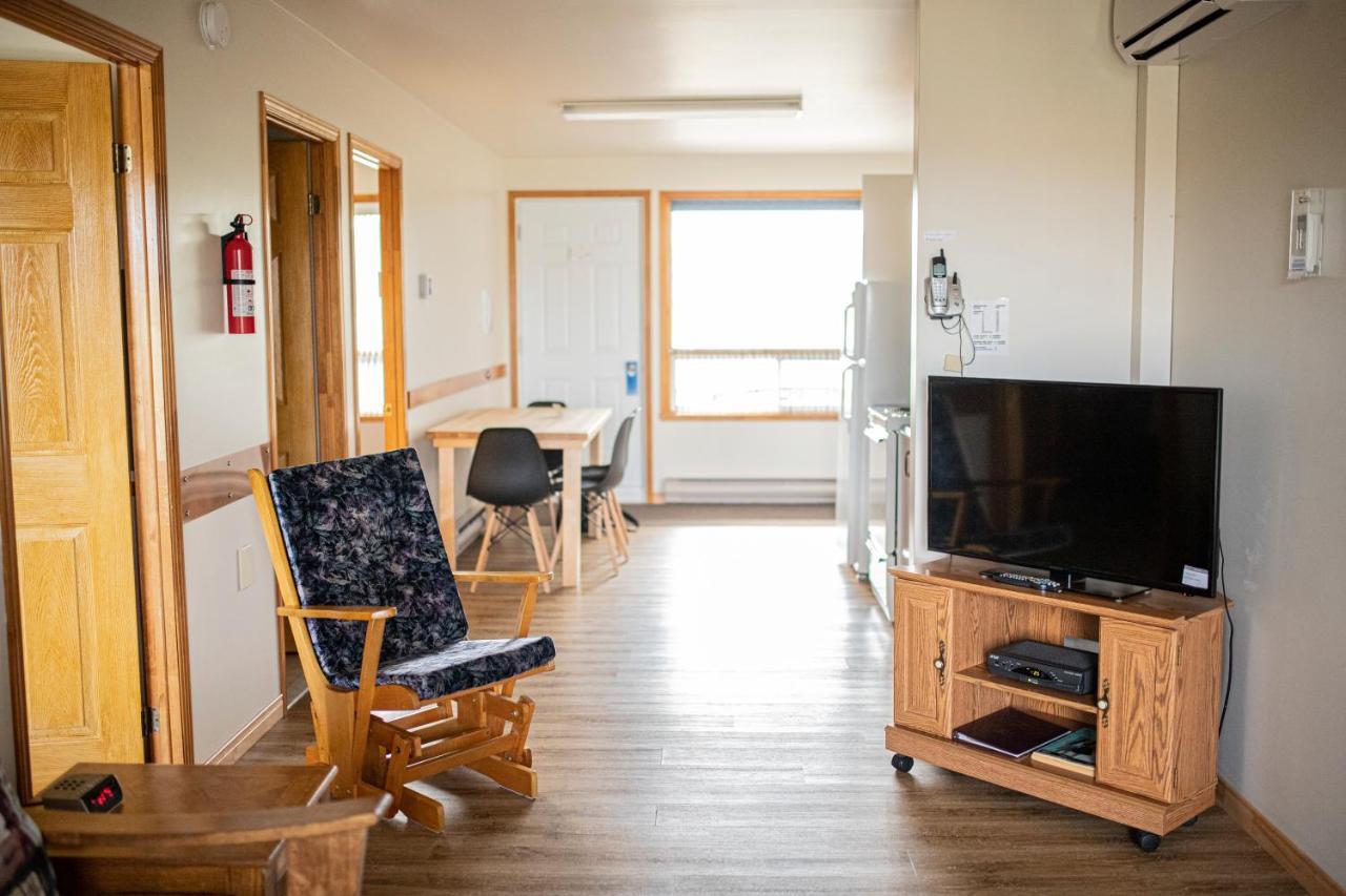 Motel Et Condo Chez Charley Sainte-Anne-de-Beaupré エクステリア 写真
