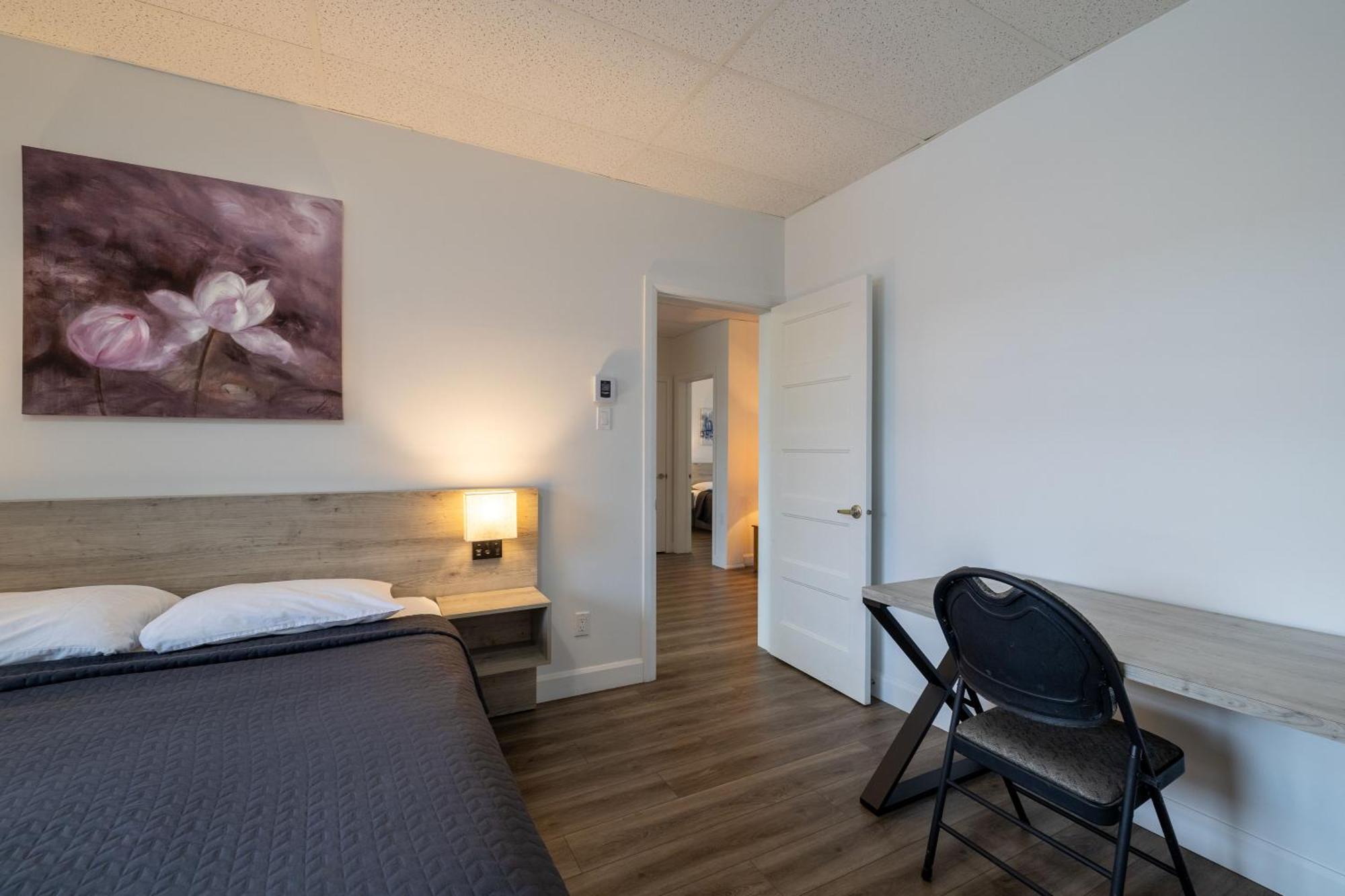 Motel Et Condo Chez Charley Sainte-Anne-de-Beaupré エクステリア 写真