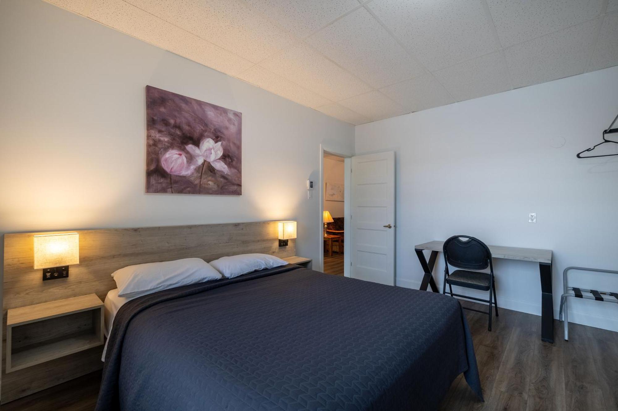 Motel Et Condo Chez Charley Sainte-Anne-de-Beaupré エクステリア 写真
