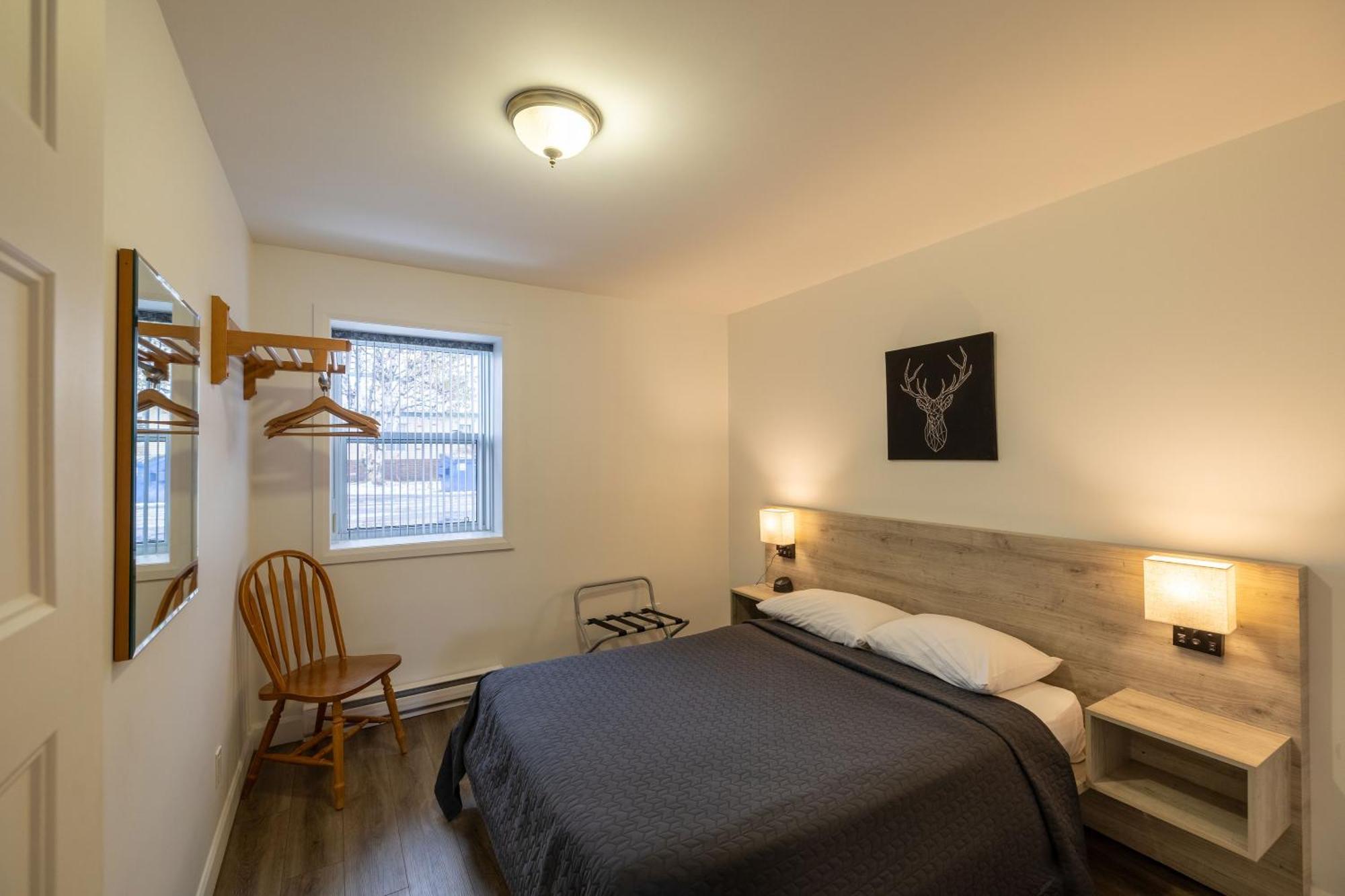 Motel Et Condo Chez Charley Sainte-Anne-de-Beaupré エクステリア 写真