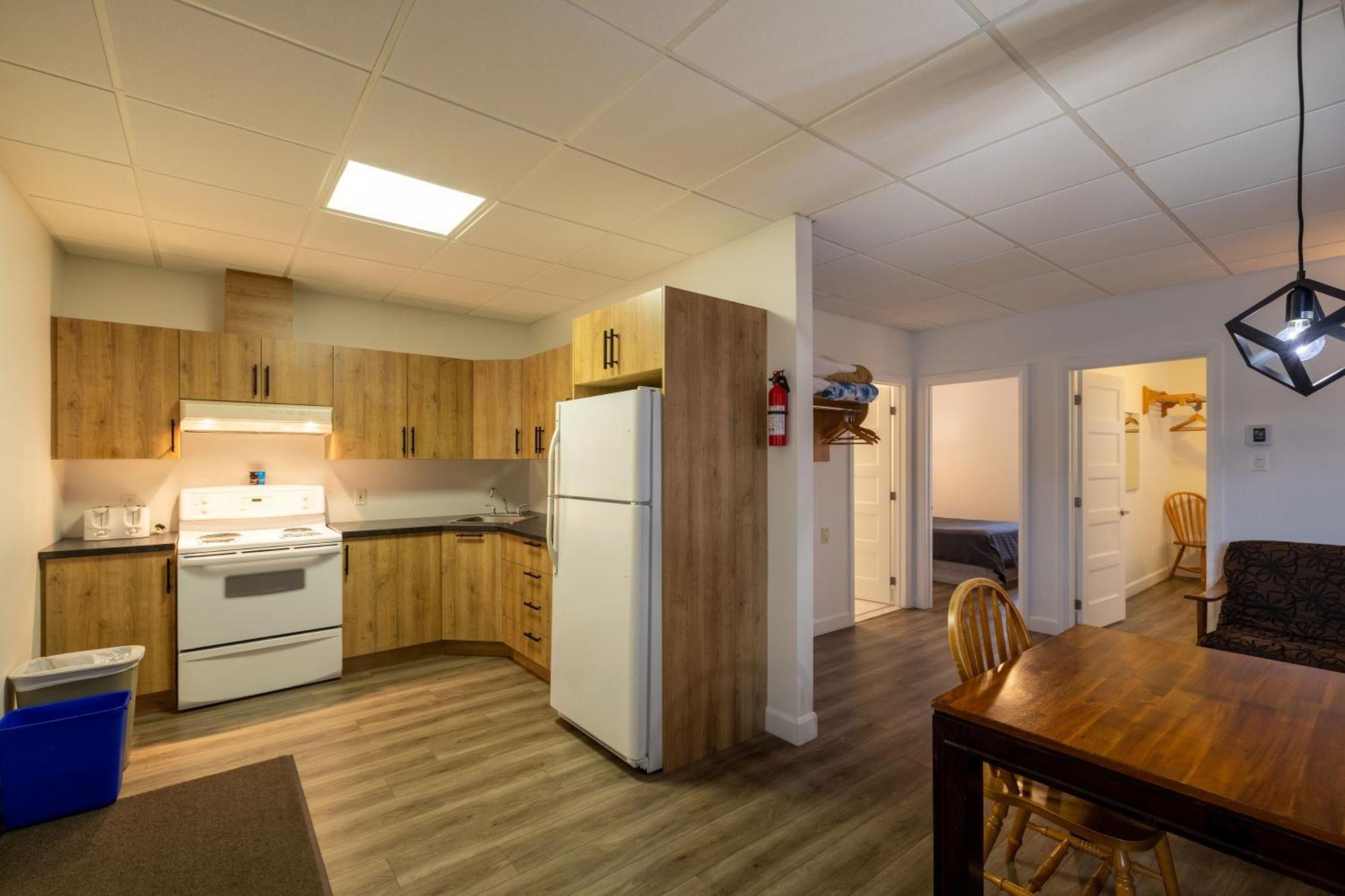Motel Et Condo Chez Charley Sainte-Anne-de-Beaupré エクステリア 写真