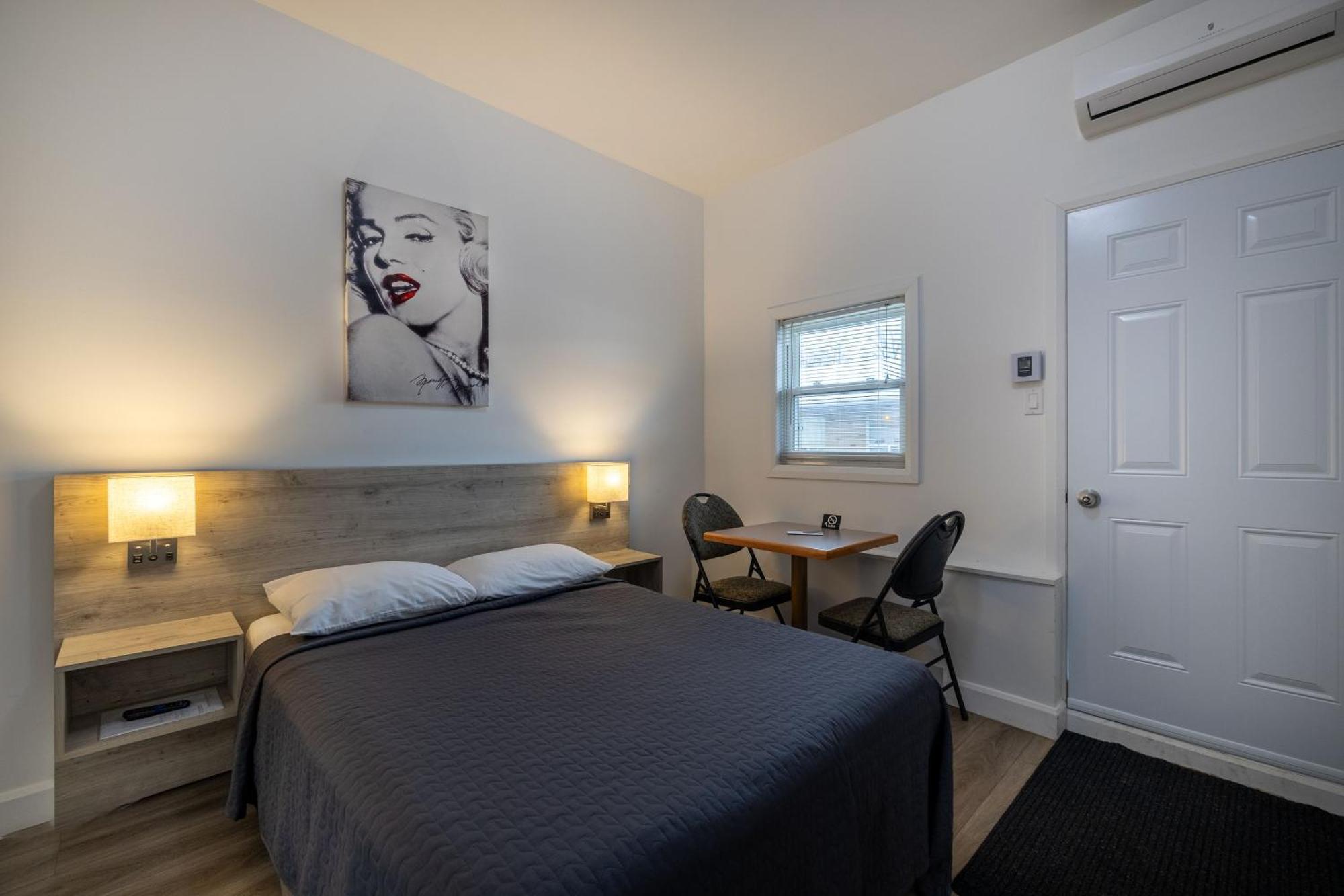 Motel Et Condo Chez Charley Sainte-Anne-de-Beaupré エクステリア 写真